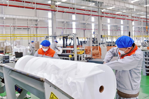 江苏省人民政府 图片 常州 无纺布企业紧急开工 全面助力口罩生产